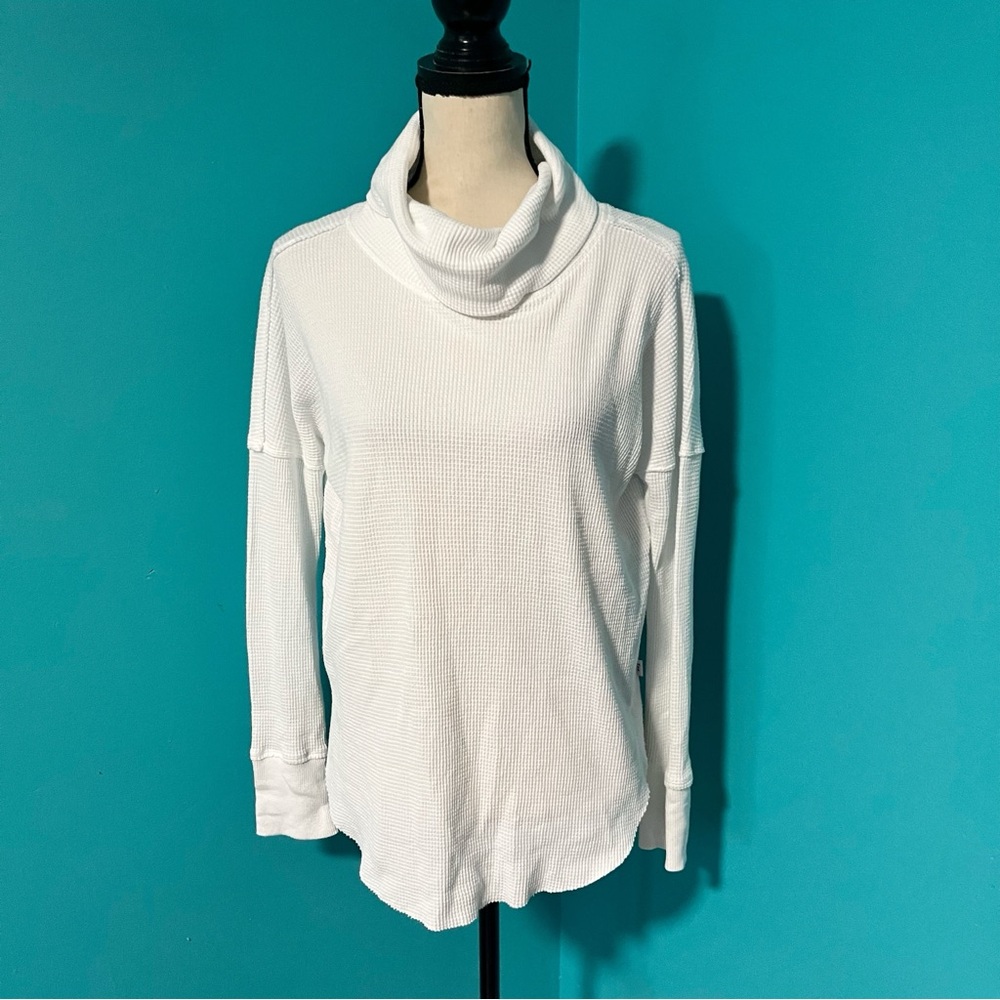 Aritzia TNA XS White Turtleneck Long Sleeve Thermal Top